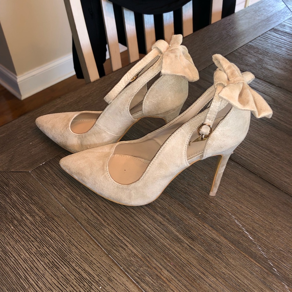Light pink stilettos!